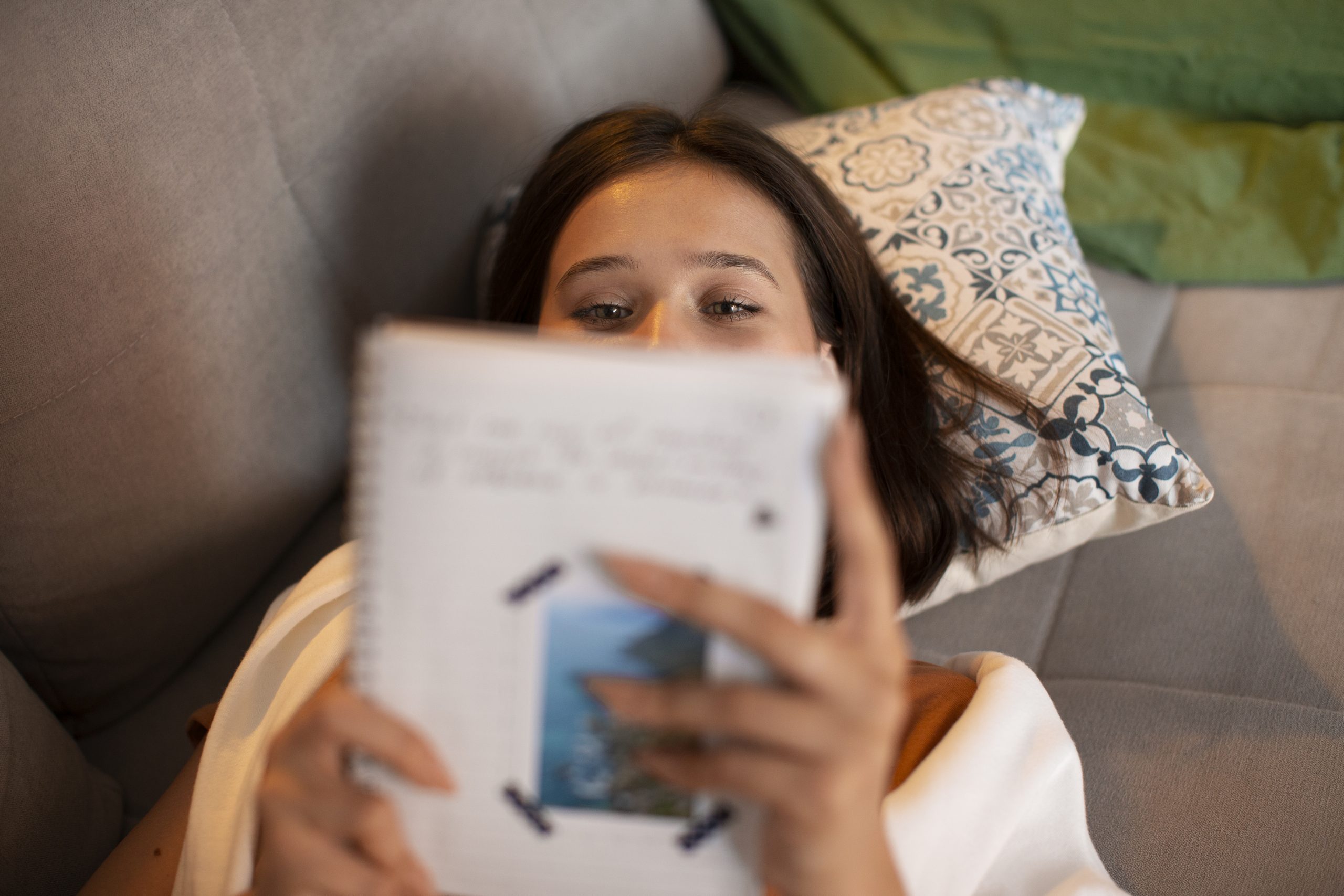 Journa promps help ease depression symptoms. 